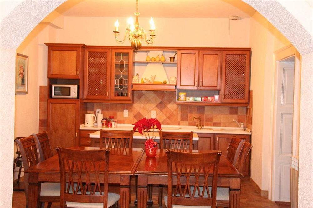 Maksimilian Osijek Bed & Breakfast Exterior photo
