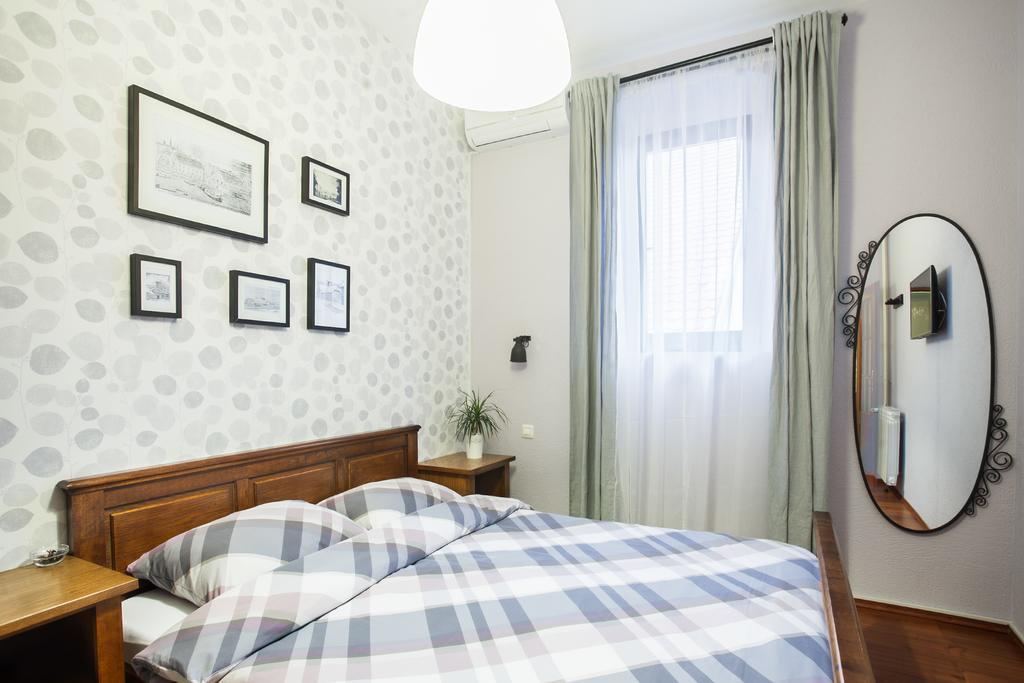 Maksimilian Osijek Bed & Breakfast Exterior photo