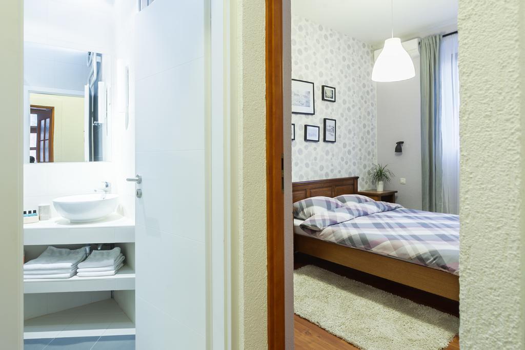Maksimilian Osijek Bed & Breakfast Exterior photo