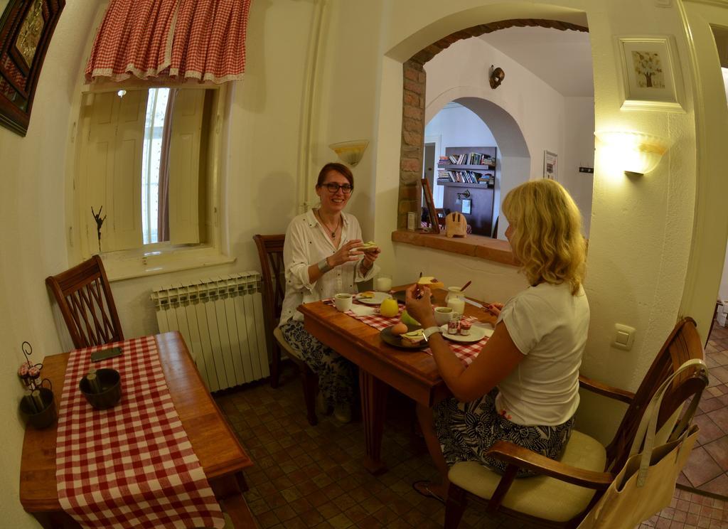 Maksimilian Osijek Bed & Breakfast Exterior photo